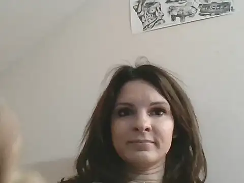 kinkysarahx online show from December 2025 04:05:01 PM