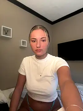 LaceyMilliexoxo online show from October 2025 09:43:01 AM