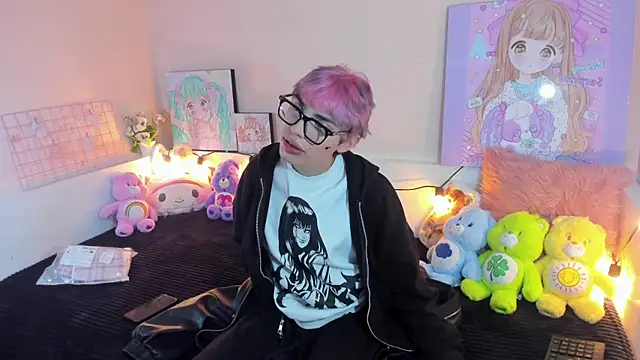 Strawberry Kitty  online show from November 2025 04:05:01 AM