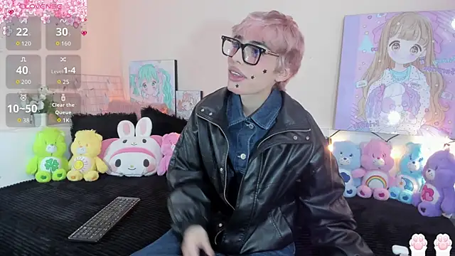 Strawberry Kitty  online show from December 2025 03:47:02 AM