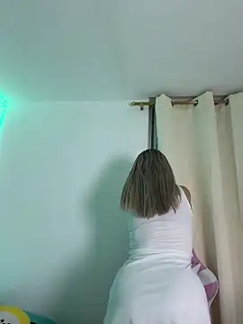  Alicee 1 online show from November 2025 01:05:01 AM