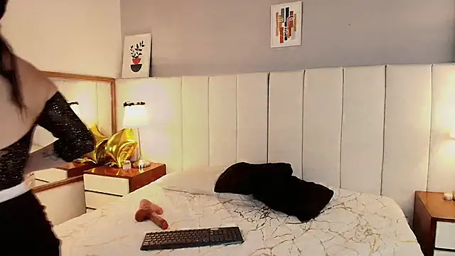 Alanawestt online show from November 2025 08:09:01 PM