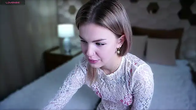 Naomi Secret online show from November 2025 07:57:01 PM