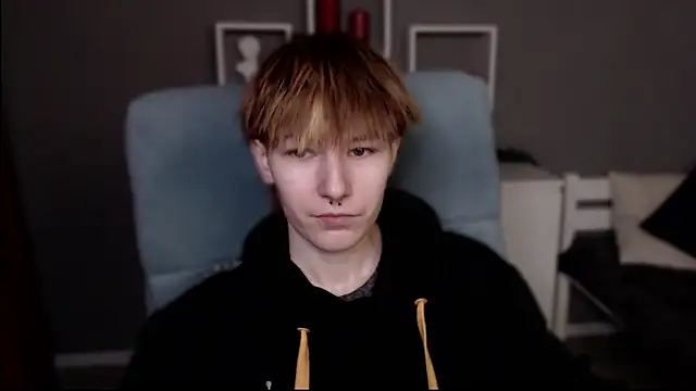 guitarandangell online show from February 2026 11:09:02 AM