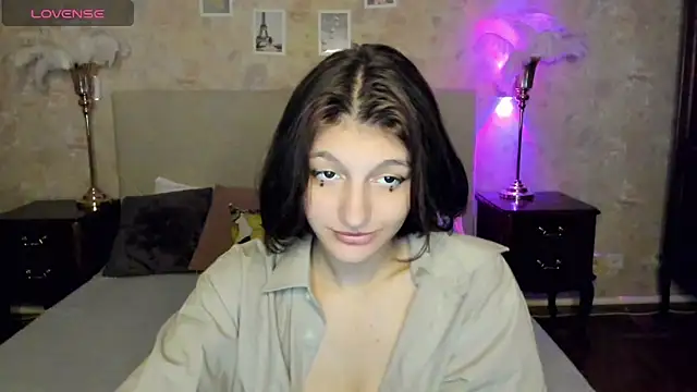 A Skyy online show from November 2025 08:31:01 PM