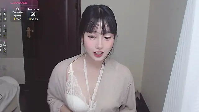 Xiaowen-wen online show from October 2025 12:06:01 PM