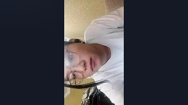 LinneaHyles online show from November 2025 04:22:01 AM