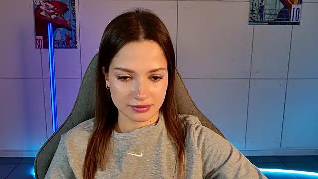 KiraVair online show from October 2025 01:10:02 PM