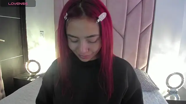 Snapshot of melanie_roux__ chatting on November 2025 12:29:02 PM melanie roux online show from November 2025 12:29:02 PM