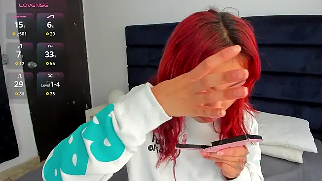 Snapshot of melanie_roux__ chatting on November 2025 12:16:02 PM melanie roux online show from November 2025 12:16:02 PM