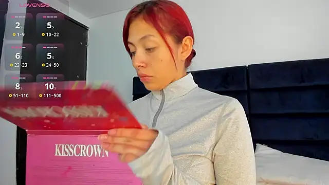 Snapshot of melanie_roux__ chatting on December 2025 12:32:02 PM melanie roux online show from December 2025 12:32:02 PM