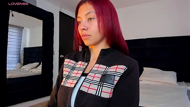 Snapshot of melanie_roux__ chatting on January 2026 12:20:02 PM melanie roux online show from January 2026 12:20:02 PM