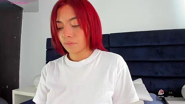 Snapshot of melanie_roux__ chatting on February 2026 02:10:01 PM melanie roux online show from February 2026 02:10:01 PM