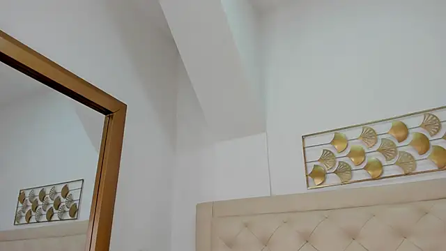 lucia lorenz online show from January 2026 11:34:01 AM