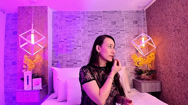 Catalina-Thompson online show from October 2025 03:30:02 PM