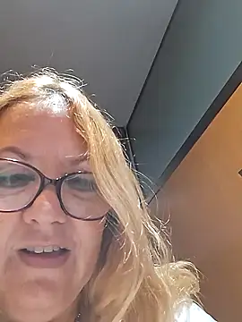 Snapshot of JennyInVegas chatting on April 2026 04:59:01 PM JennyInVegas online show from April 2026 04:59:01 PM