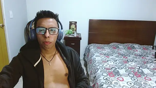 DavTwink3100 online show from November 2025 03:06:02 AM