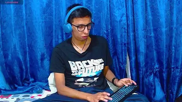 DavTwink3100 online show from March 2026 01:52:02 AM