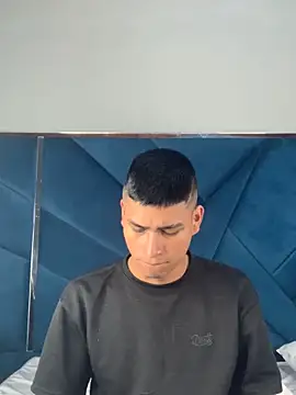 Emiliano Reyes online show from December 2025 02:29:02 AM