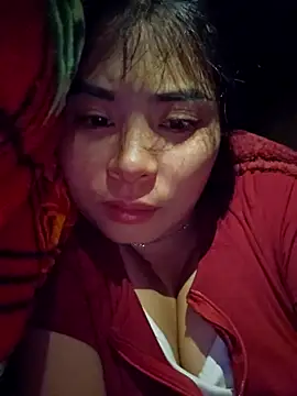 Squirrel-Pear online show from November 2025 06:00:02 PM