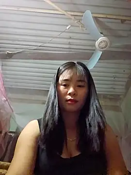 Squirrel-Pear online show from December 2025 11:47:02 PM