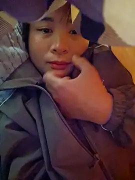 Squirrel-Pear online show from December 2025 08:07:02 AM