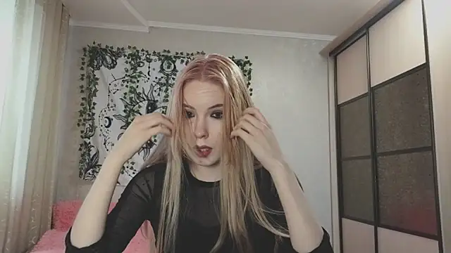 VETT KITTY online show from November 2025 06:24:02 AM