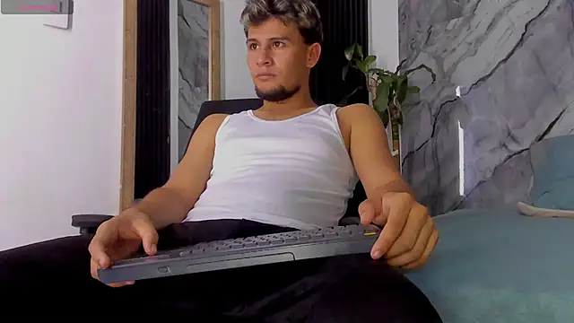 Snapshot of Alan-Smith1 chatting on November 2025 07:45:02 PM Alan-Smith1 online show from November 2025 07:45:02 PM