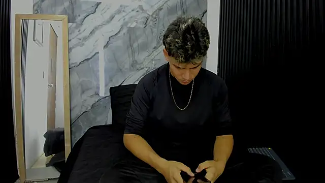 Snapshot of Alan-Smith1 chatting on November 2025 07:25:01 PM Alan-Smith1 online show from November 2025 07:25:01 PM