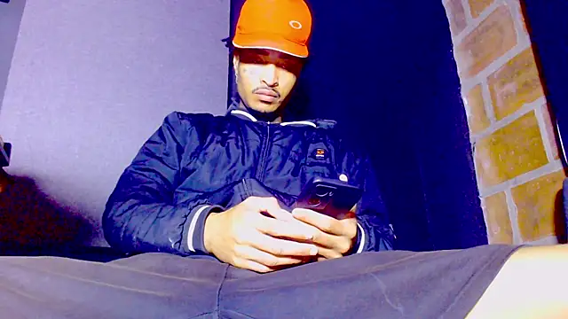 Anaconda larga online show from February 2026 02:47:01 PM