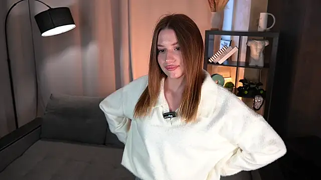 SerenelLee online show from October 2025 06:47:01 AM