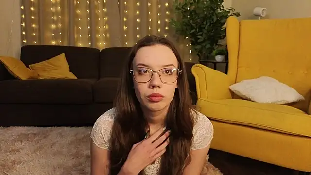 FabiolaCowing online show from November 2025 07:08:02 PM