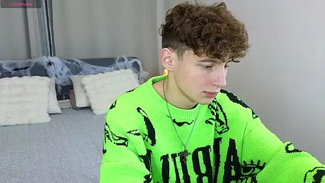 crisp1n online show from November 2025 03:12:01 PM