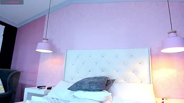 SantiOlsen online show from November 2025 12:42:02 AM