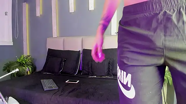 ArohomLester online show from March 2026 01:51:03 PM