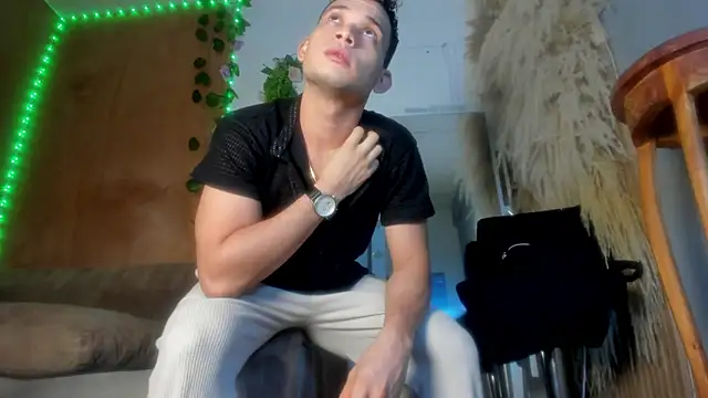 Jax Thunder online show from February 2026 01:41:02 PM