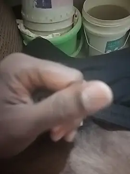 Snapshot of HeatableRevan chatting on February 2026 01:25:02 AM HeatableRevan online show from February 2026 01:25:02 AM