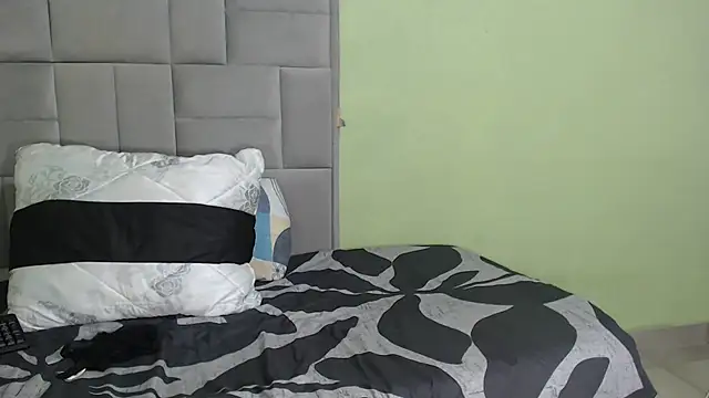 Mimi Passion online show from December 2025 04:47:02 PM