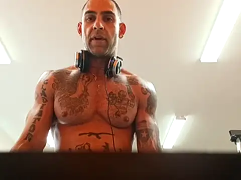 Snapshot of alphacloudGod chatting on October 2025 10:56:01 PM alphacloudGod online show from October 2025 10:56:01 PM