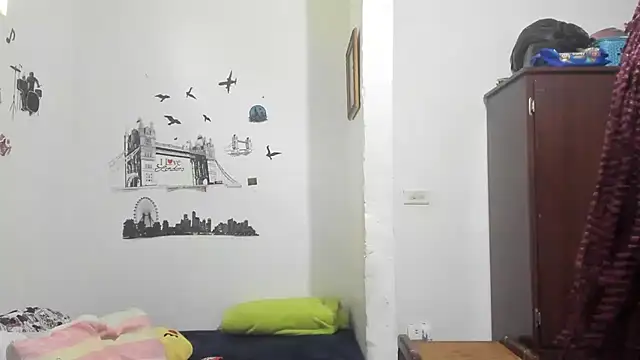 YAILIN 04 online show from December 2025 05:08:02 PM