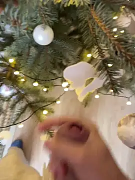 iCum uCum online show from December 2025 12:43:01 PM