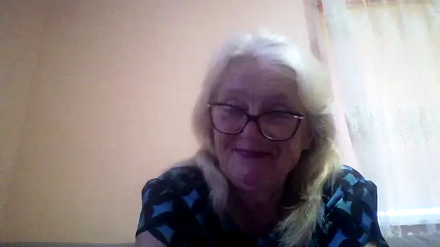 Snapshot of AmyLove353 chatting on June 2026 02:33:01 AM AmyLove353 online show from June 2026 02:33:01 AM