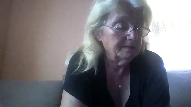 Snapshot of AmyLove353 chatting on July 2026 03:23:01 AM AmyLove353 online show from July 2026 03:23:01 AM
