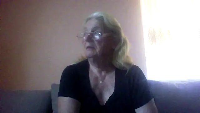 Snapshot of AmyLove353 chatting on July 2026 03:24:02 AM AmyLove353 online show from July 2026 03:24:02 AM