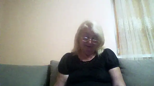 Snapshot of AmyLove353 chatting on July 2026 08:01:01 PM AmyLove353 online show from July 2026 08:01:01 PM