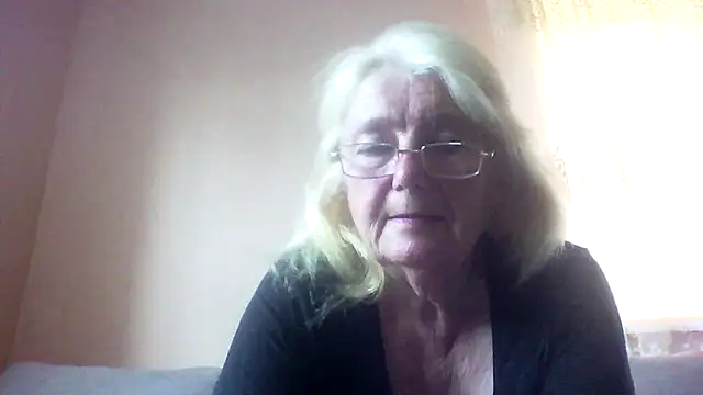 Snapshot of AmyLove353 chatting on August 2026 04:34:01 AM AmyLove353 online show from August 2026 04:34:01 AM