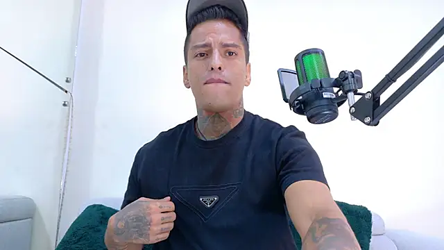 Victor Montero online show from October 2025 08:09:02 PM