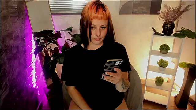 camilaa lux online show from March 2026 02:11:02 PM