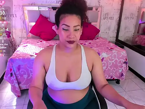 ROZZE MILA online show from November 2025 01:10:01 PM