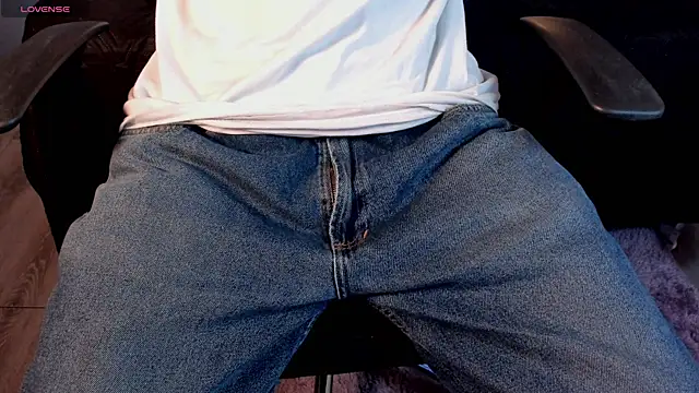 Lil James online show from November 2025 08:09:01 PM